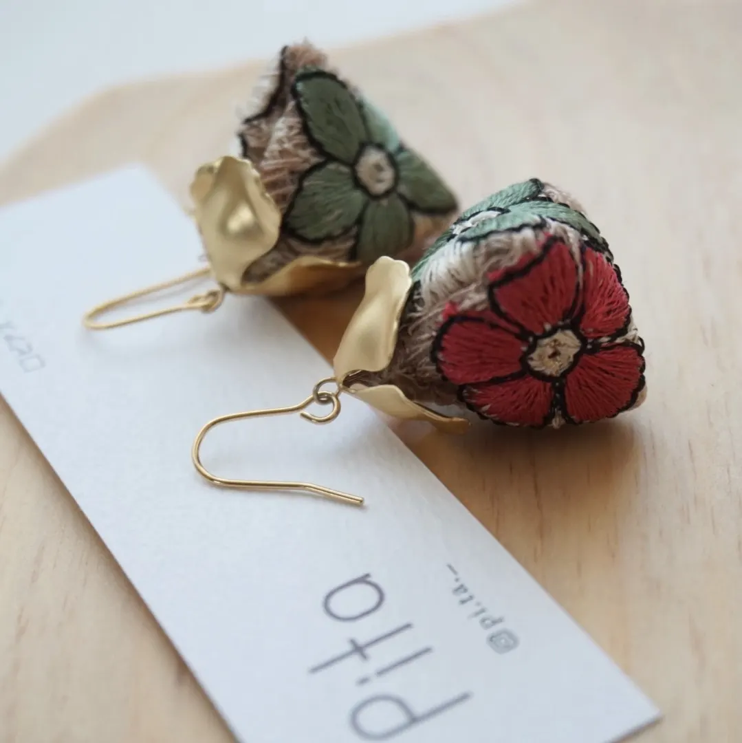 個性的なアンティーク調 三角 × 三色 インド刺繍リボン 秋色 — 4枚目