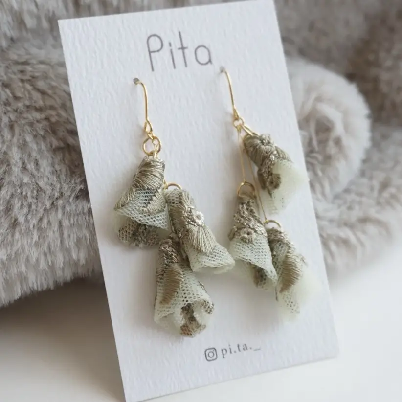 ナチュラルな装い インド刺繍リボン タッセル × ミントグリーン