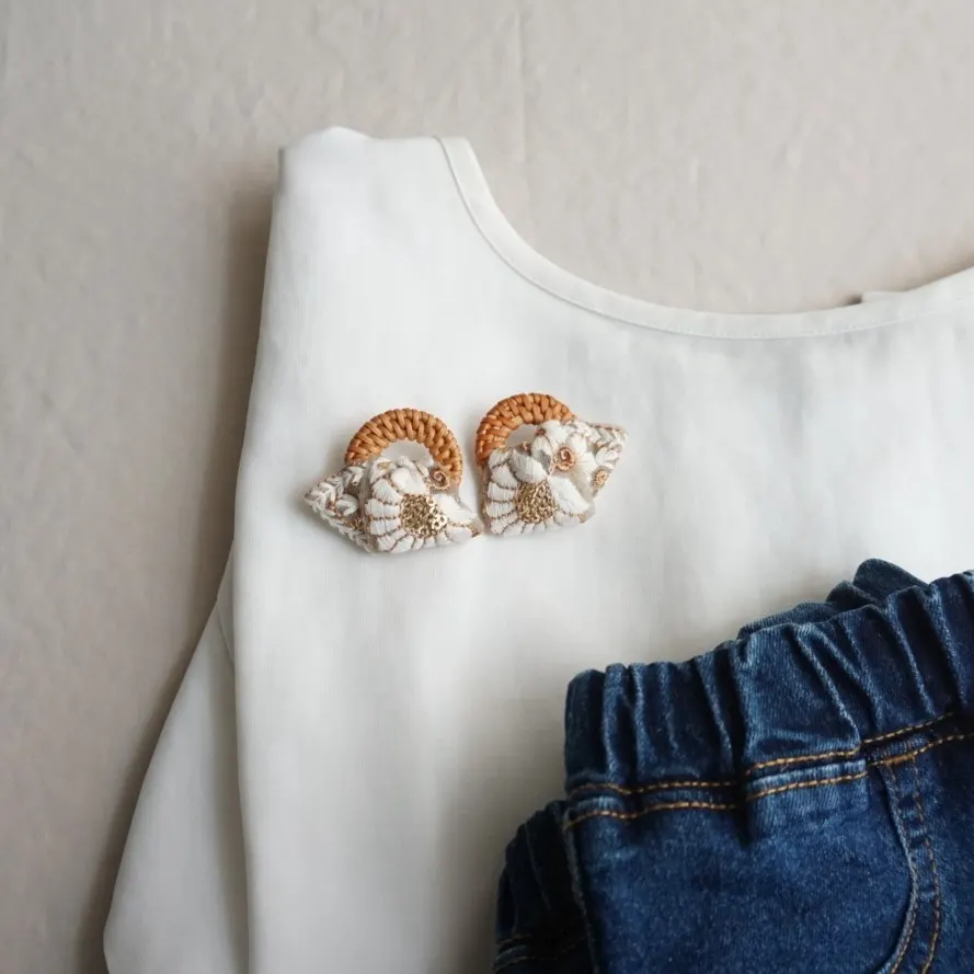 夏のおでかけ インド刺繍リボン （ベージュ） × ラタン 大ぶり — 4枚目
