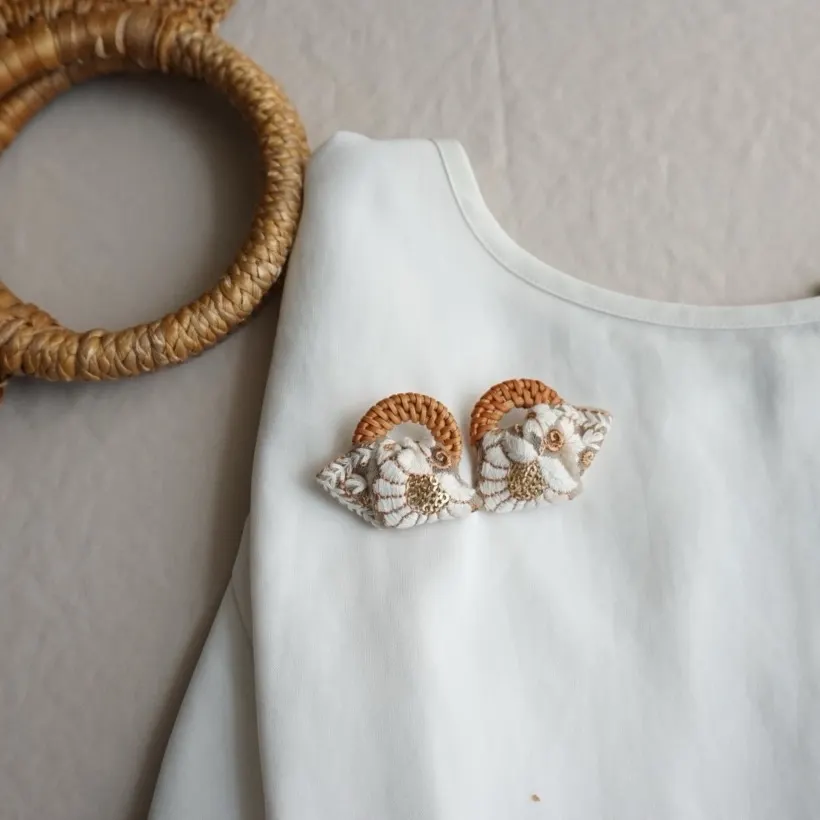 夏のおでかけ インド刺繍リボン （ベージュ） × ラタン 大ぶり — 5枚目
