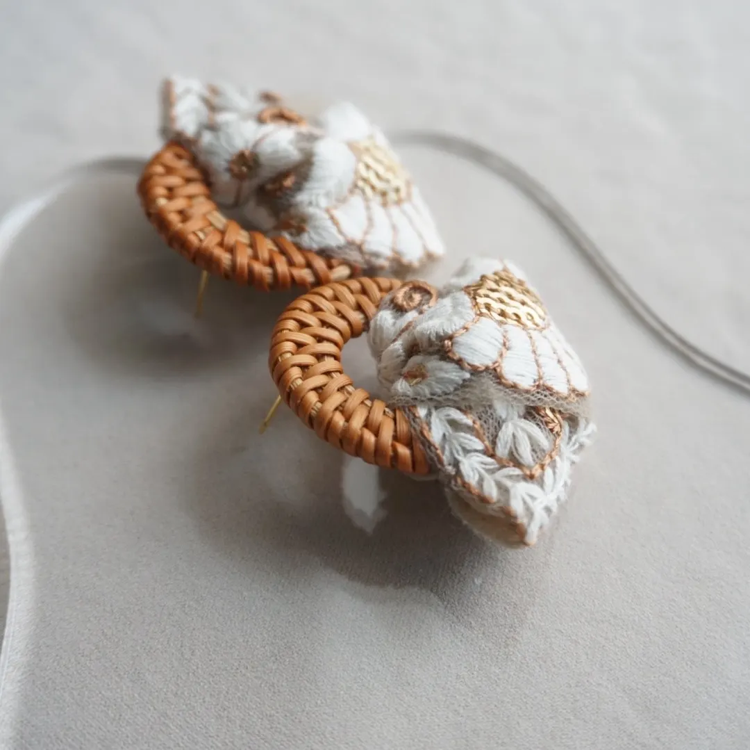 夏のおでかけ インド刺繍リボン （ベージュ） × ラタン 大ぶり — 6枚目