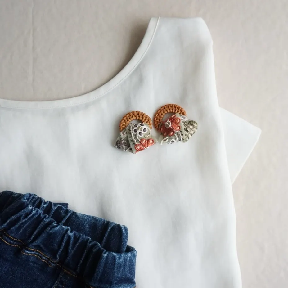 夏のおでかけ インド刺繍リボン （ミントグリーン） × ラタン 大ぶり — 4枚目