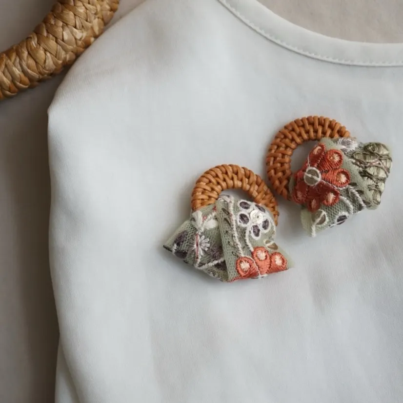 夏のおでかけ インド刺繍リボン （ミントグリーン） × ラタン 大ぶり — 5枚目
