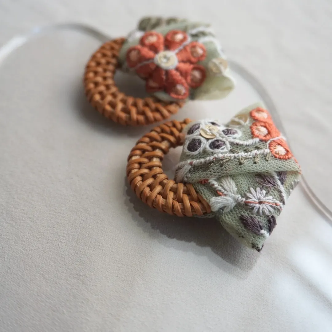 夏のおでかけ インド刺繍リボン （ミントグリーン） × ラタン 大ぶり — 6枚目