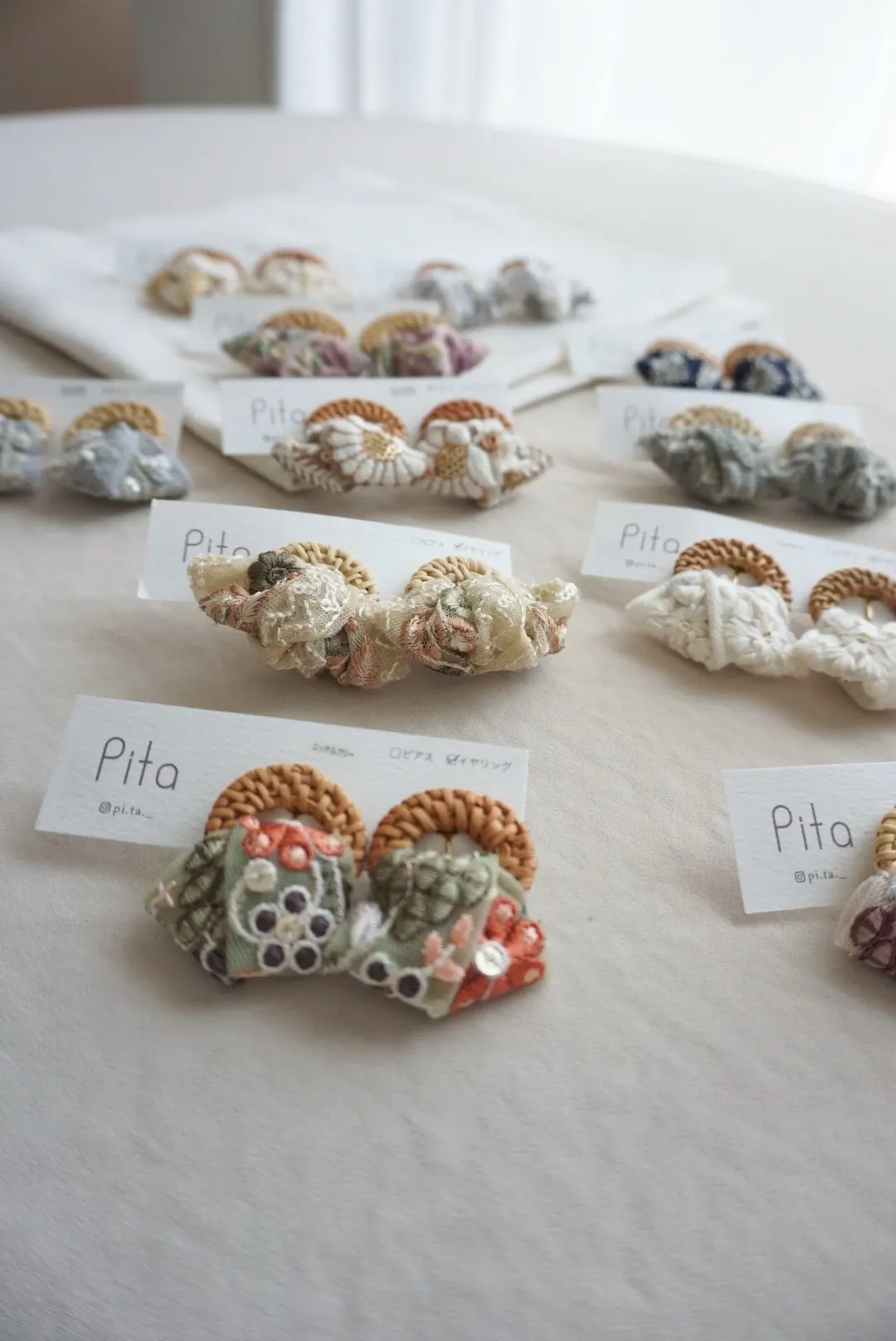 夏のおでかけ インド刺繍リボン （ミントグリーン） × ラタン 大ぶり — 8枚目