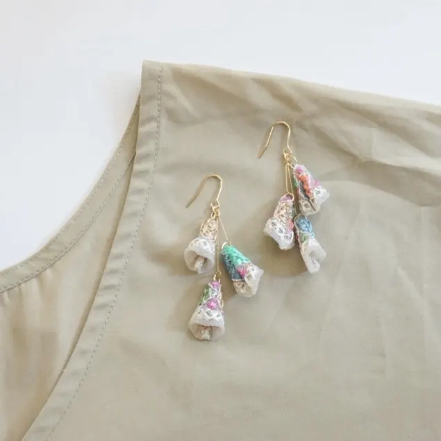 ナチュラルな装い インド刺繍リボン タッセル × カラフル — 4枚目