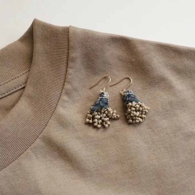 インド刺繍リボン （ネイビー） × つぶつぶビーズ カフェオレカラー — 6枚目