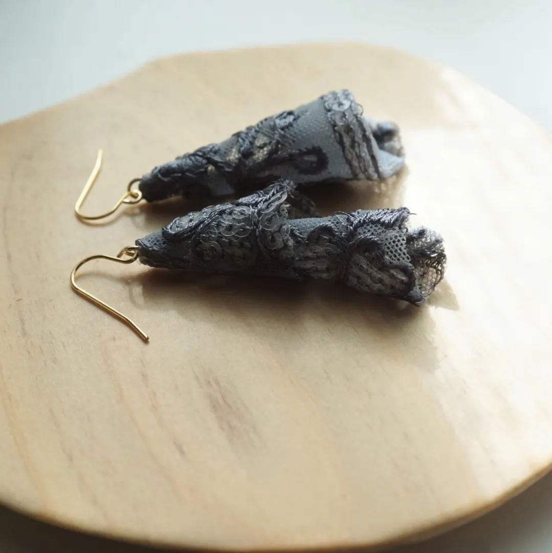 アシメトリー インド刺繍リボン× くすみブルー 大ぶり — 7枚目