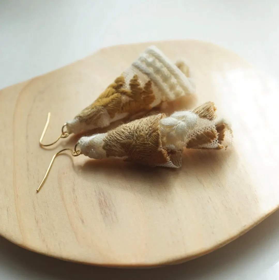 アシメトリー インド刺繍リボン× マスタード 大ぶり — 7枚目