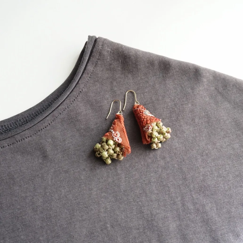 インド刺繍リボン（ボルドー） × つぶつぶビーズ オリーブグリーン — 4枚目
