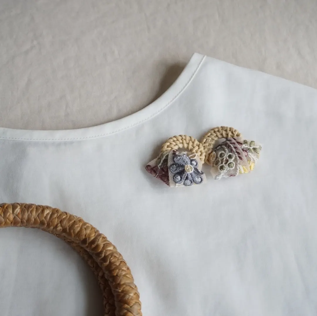 夏のおでかけ インド刺繍リボン （くすみカラー） × ラタン 大ぶり — 8枚目